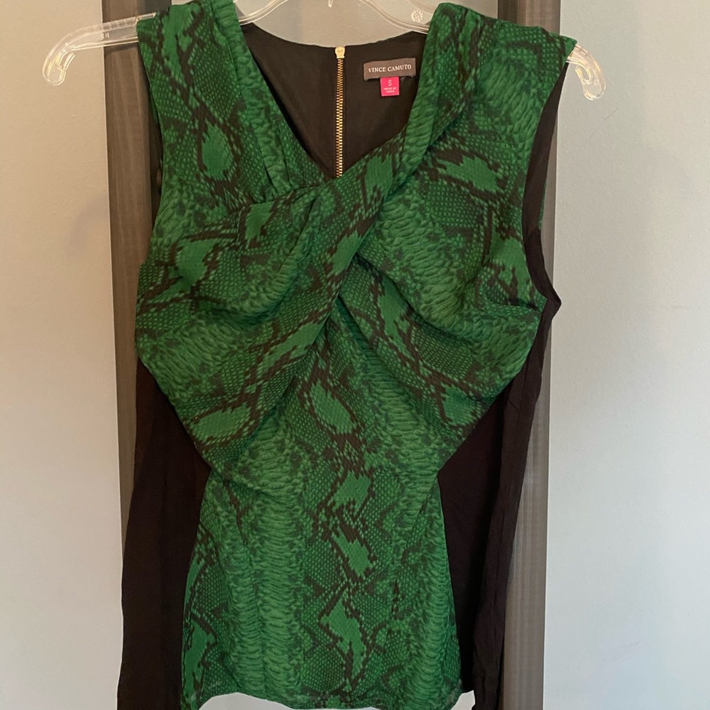 Vince Camuto Green Snakeskin print blouse